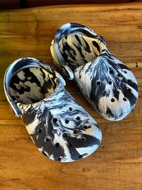 Toddler Crocs - Size 5